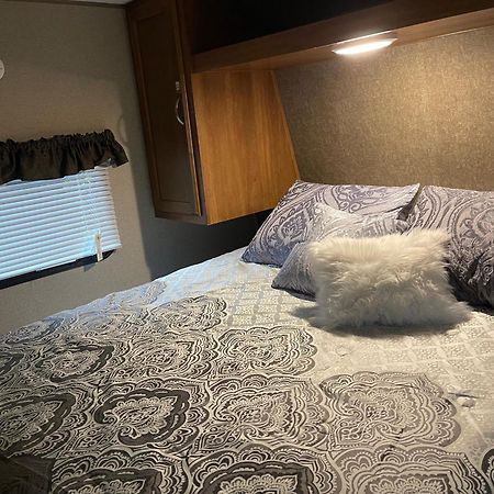 Whispering Oak Mansion Apartment Bear ภายนอก รูปภาพ