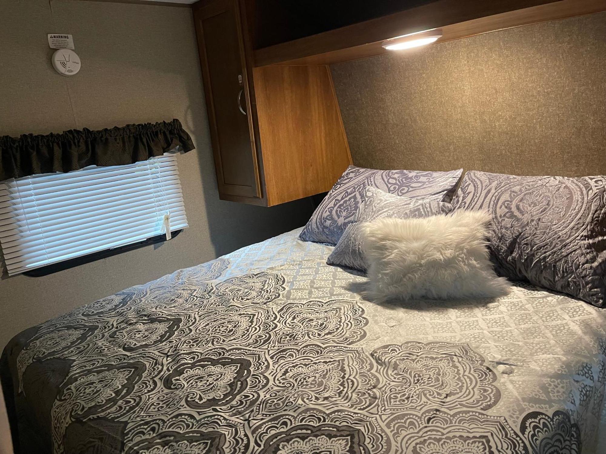 Whispering Oak Mansion Apartment Bear ภายนอก รูปภาพ